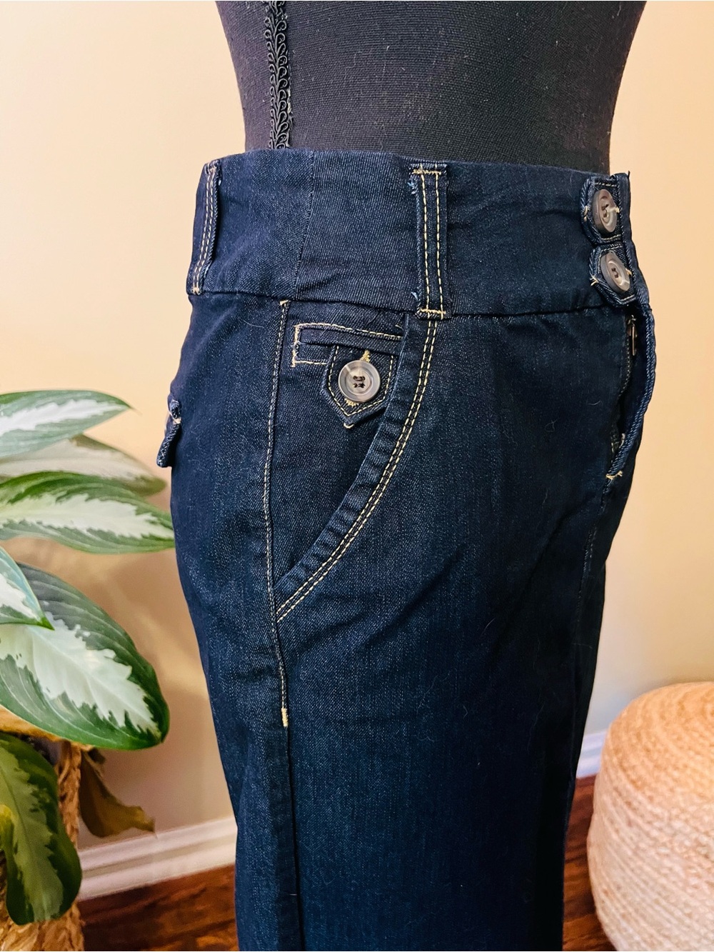 Dark Wash Pencil Denim Skirt Size Small Contrast Stitch Knee Length - Picture 2 of 10